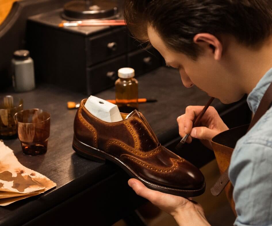 custom shoe in making